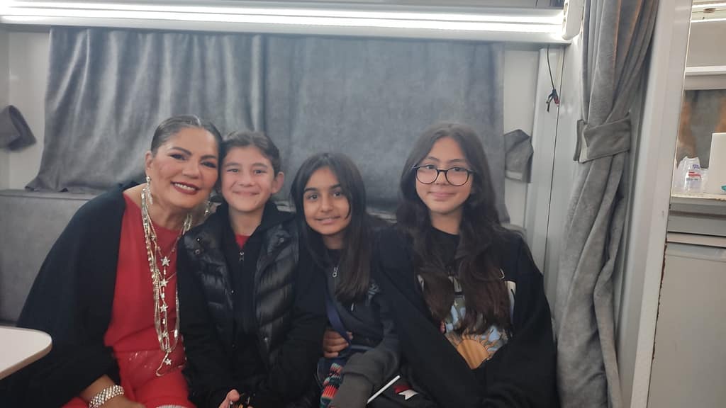 İzel, soyak, çocuklar